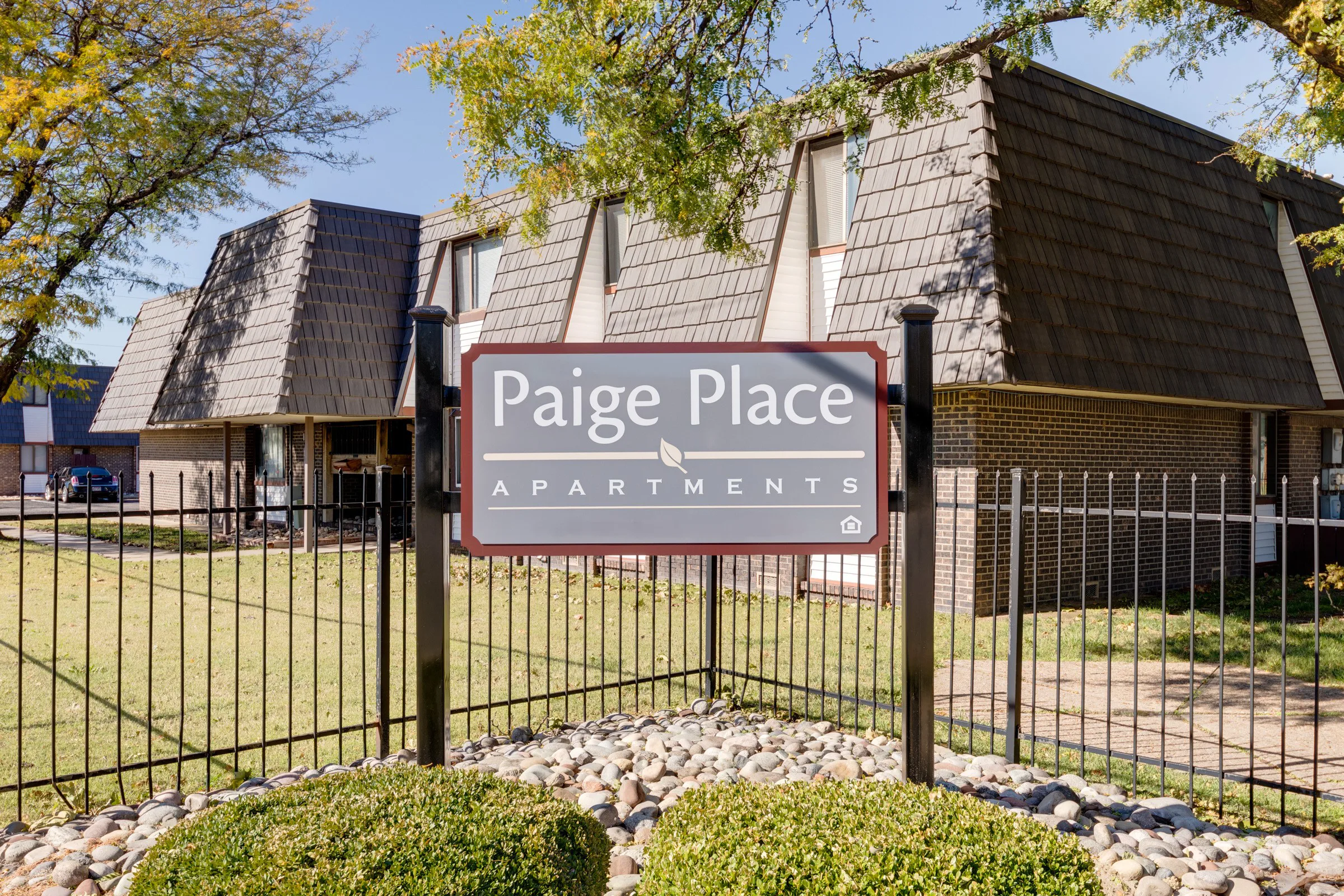 01 Paige Place, Exterior, Sign 1 - no number copy